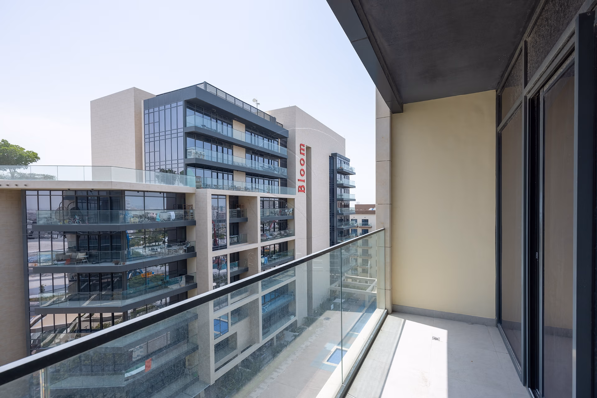 High Floor | White Goods Available | Move-in Ready