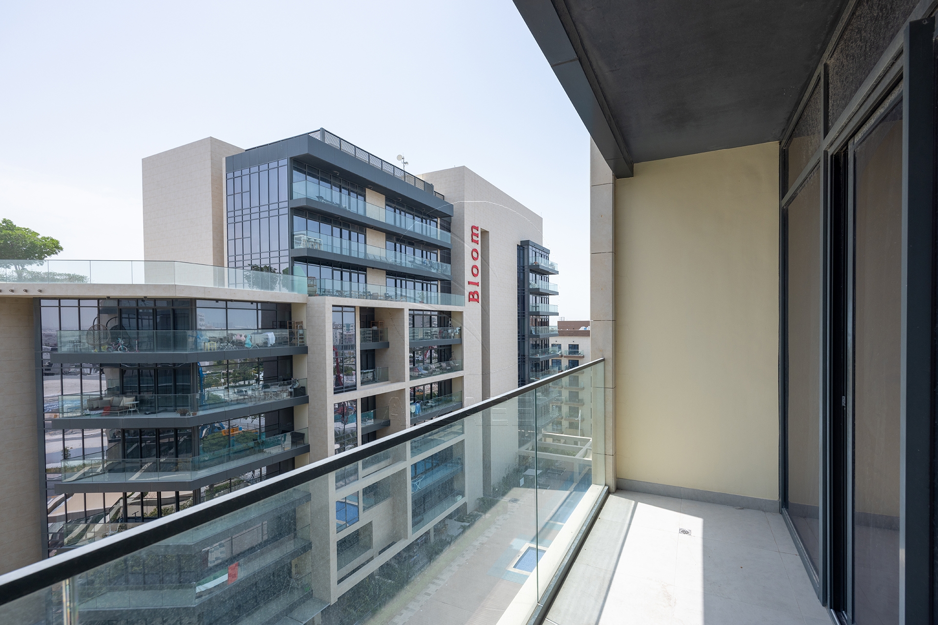 High Floor | White Goods Available | Move-in Ready