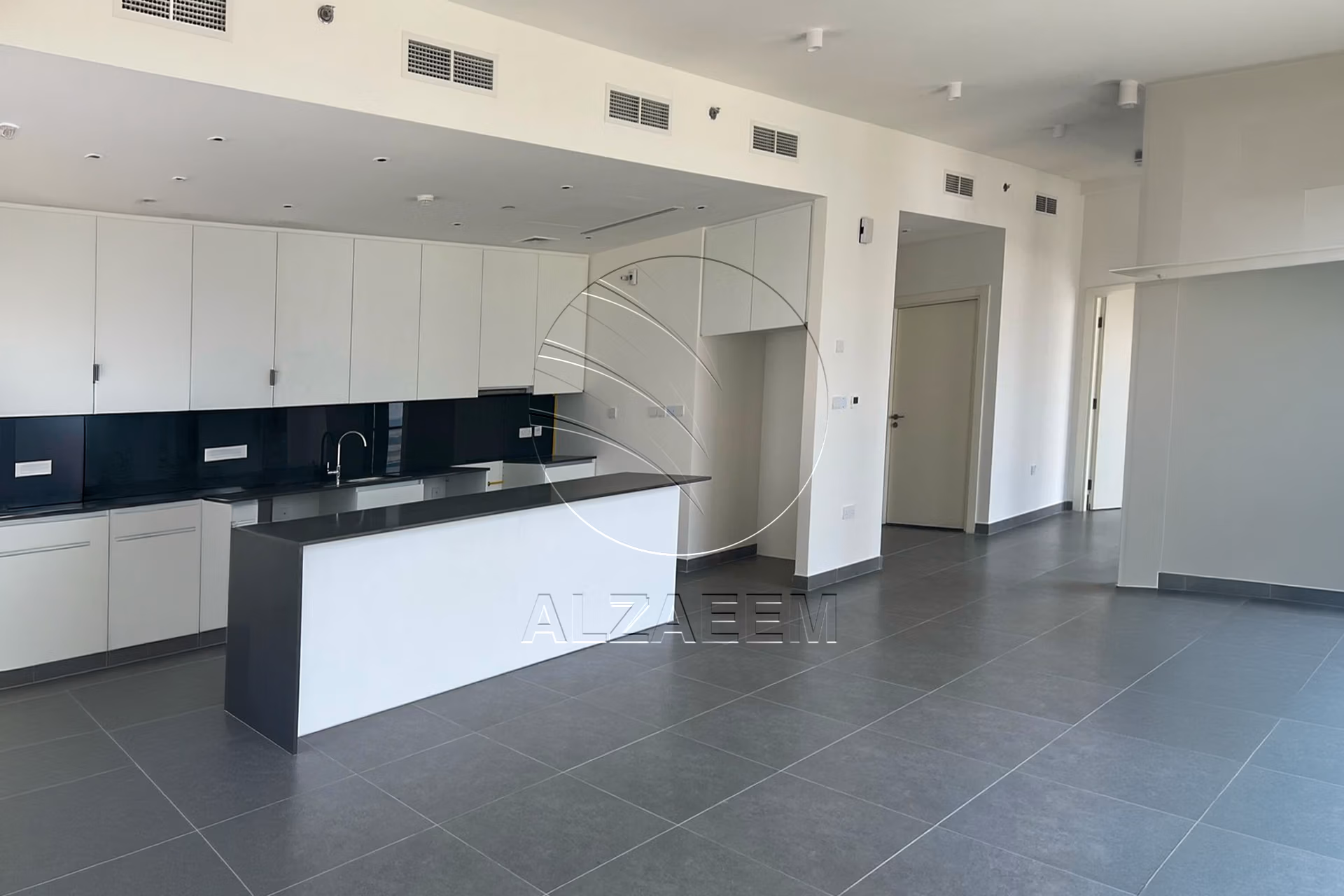 √ Sea View | Corner | with Balcony | Rent Refund √