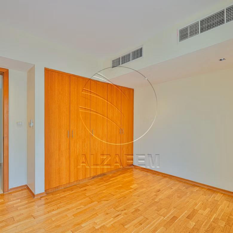 √ Private Pool | Type A | Tenanted | CORNER √