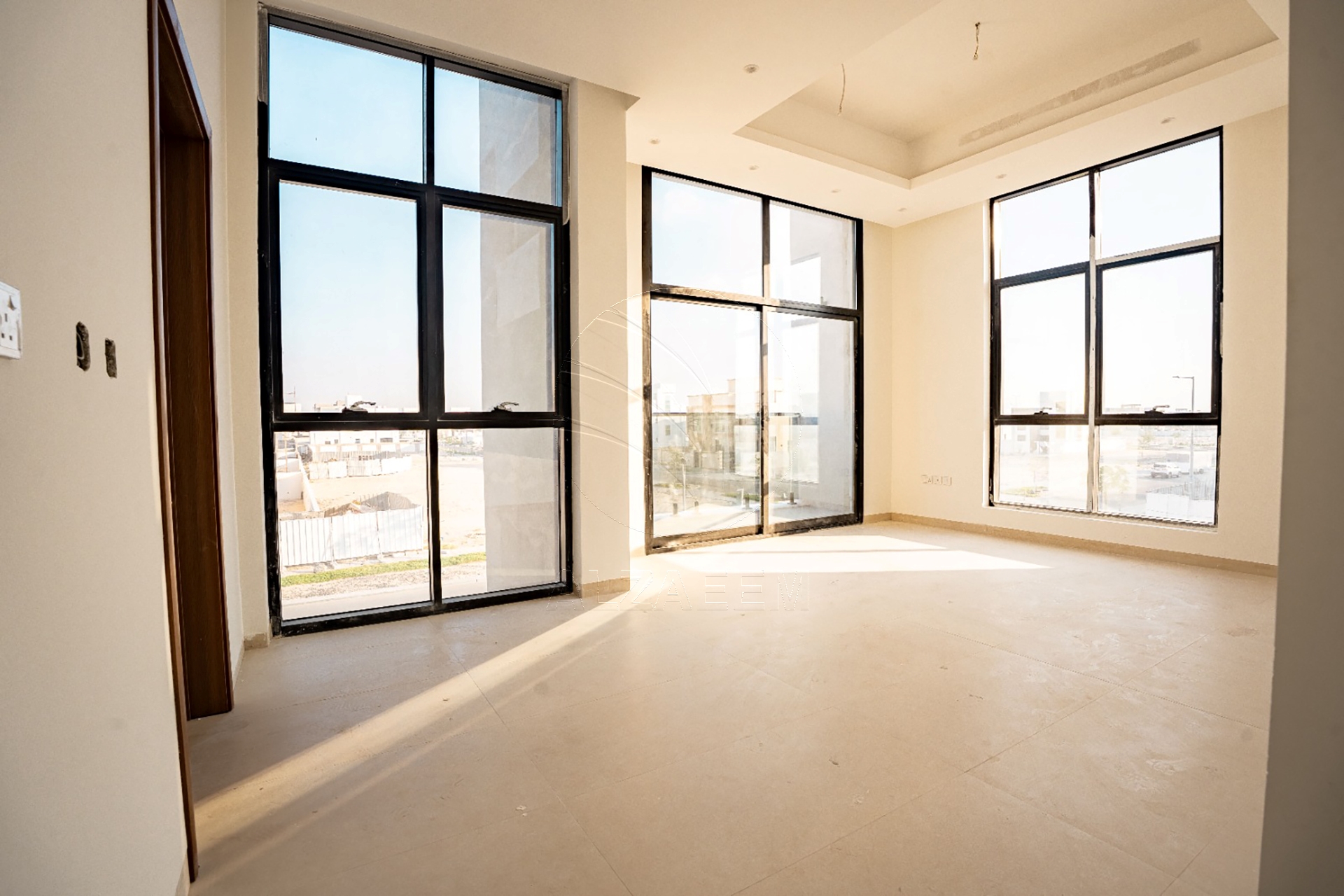 √Single Row l Landscaped l 2Y Maintenance free√