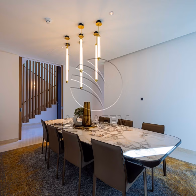 √1005 Sqm Plot! High Ceiling | Single Row Corner √