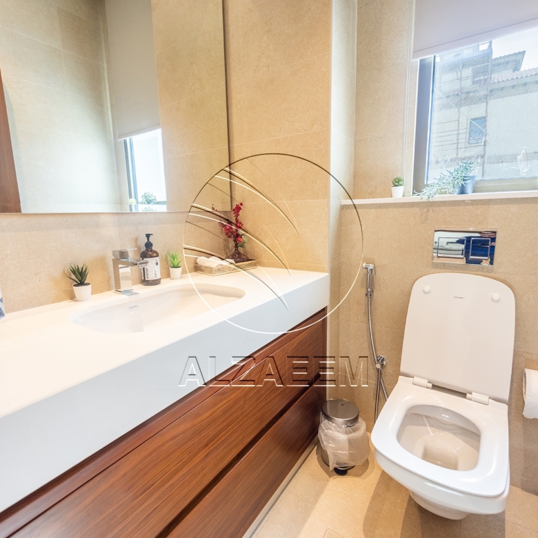 √CORNER 5BR Villa with Pool | Landscaped Garden√
