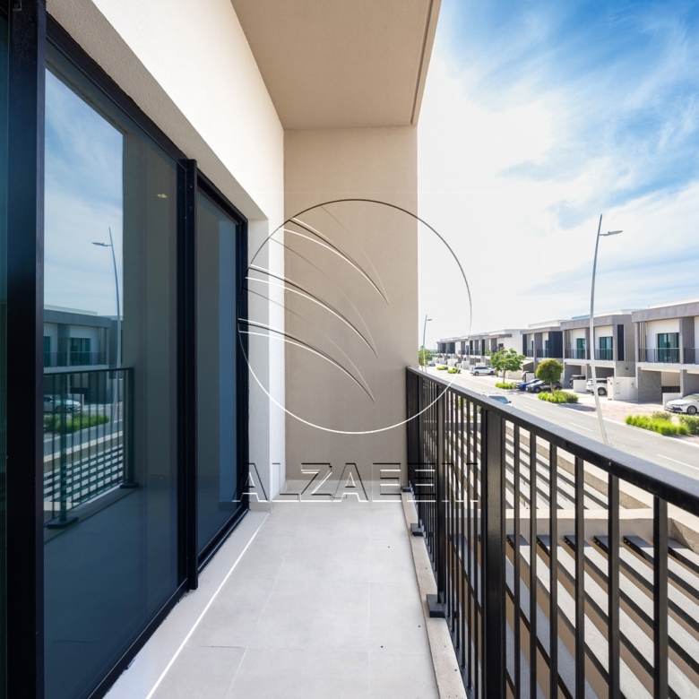 √Corner Unit | Double Row | Move-in Ready√