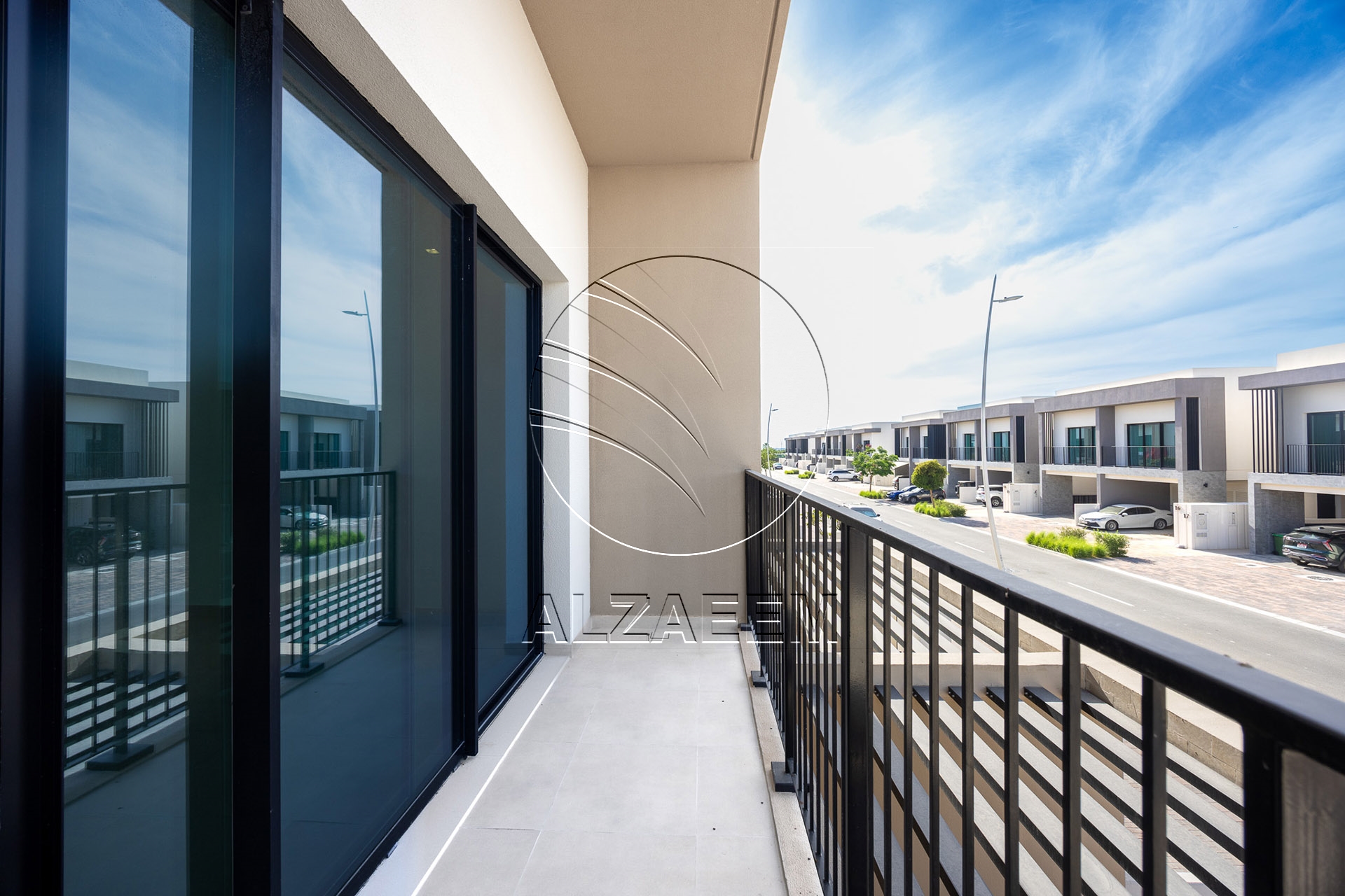 √Corner Unit | Double Row | Move-in Ready√