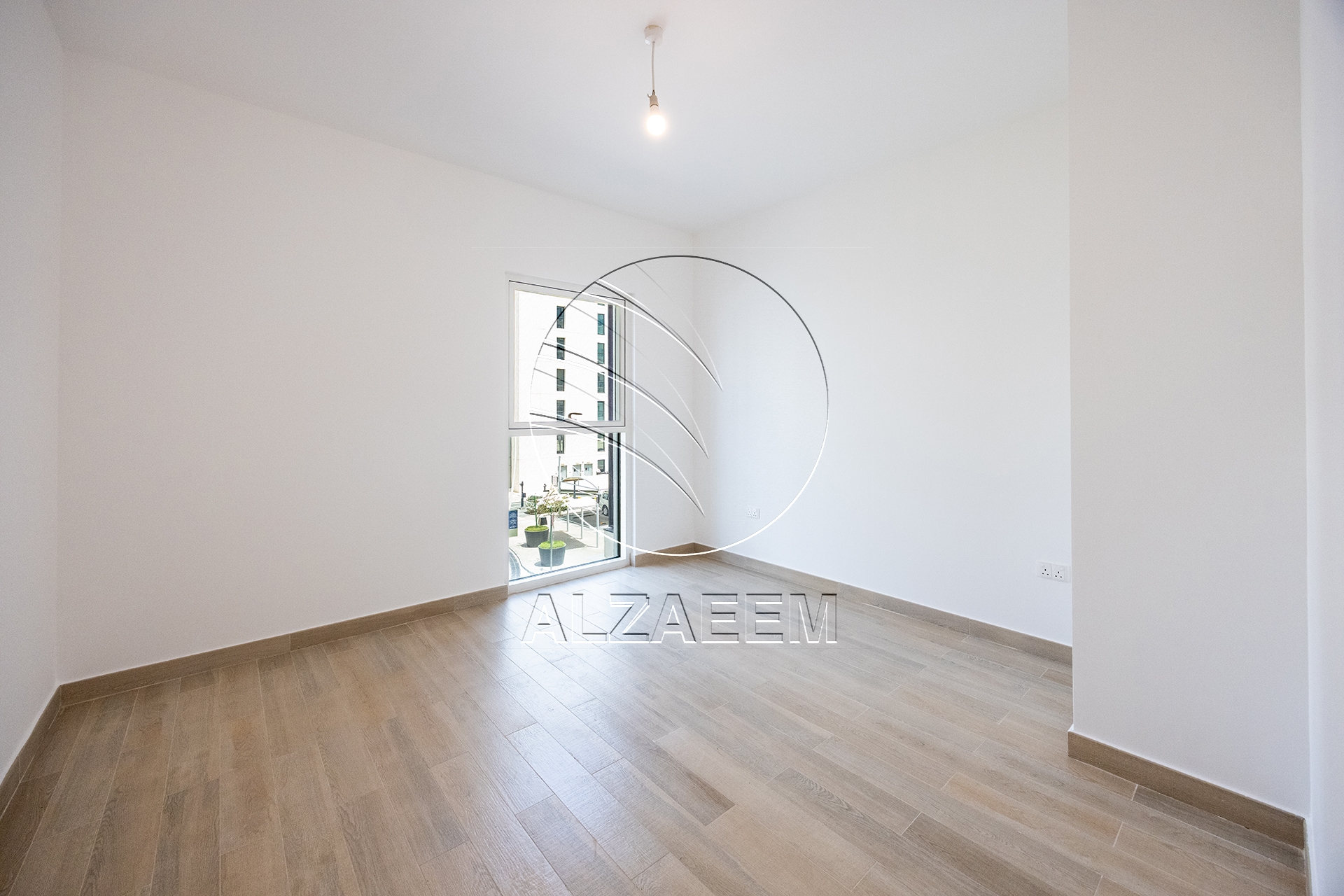 √ VACANT | Partial Canal View | Flexi Payments √