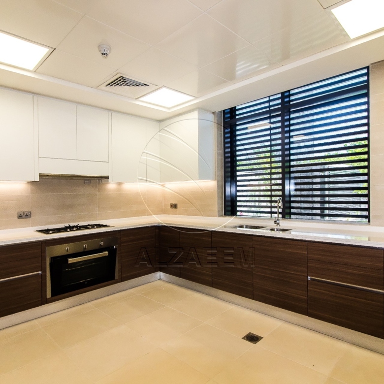 VACANT! 5BR+Maid | Mid Unit-Double Row