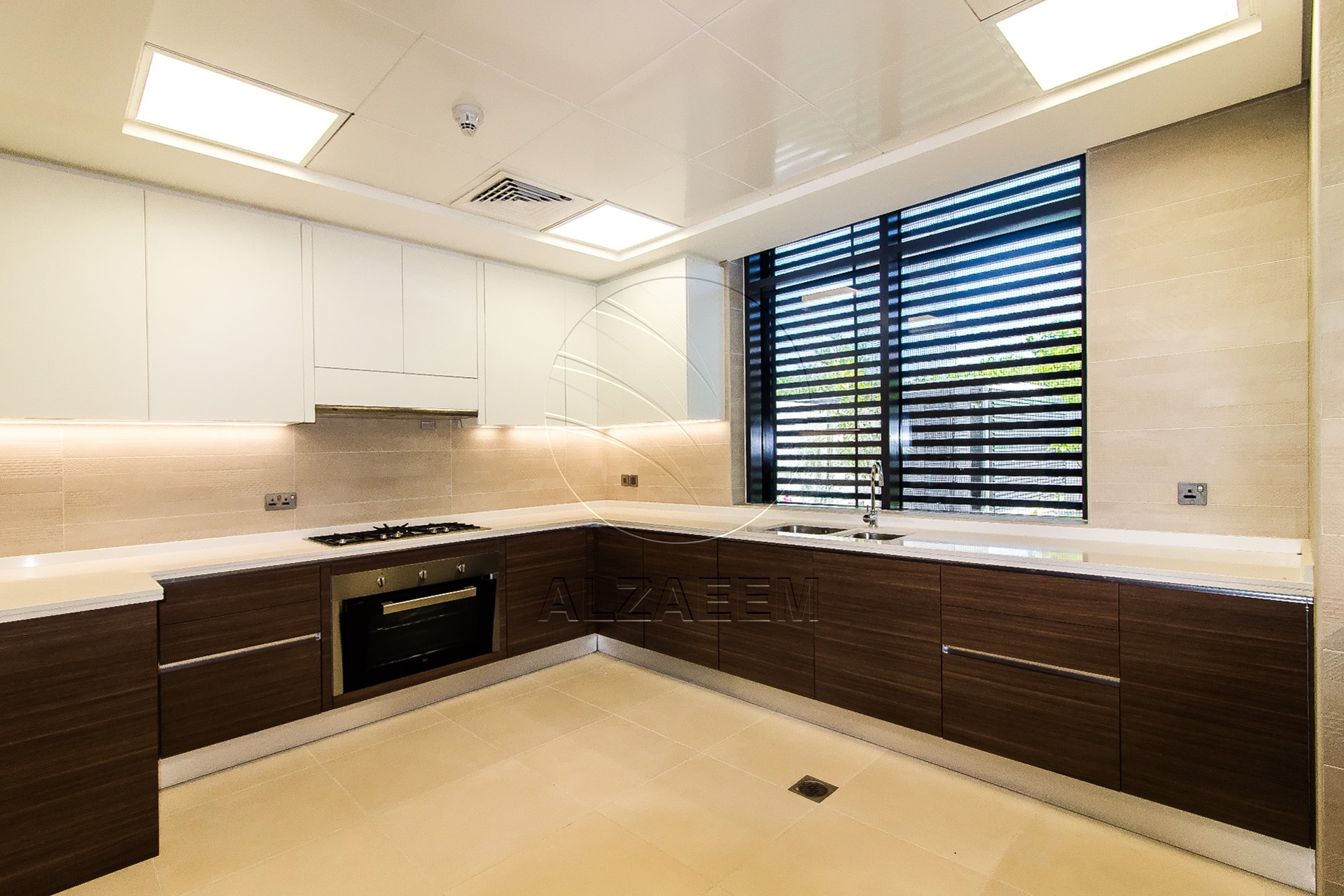 VACANT! 5BR+Maid | Mid Unit-Double Row