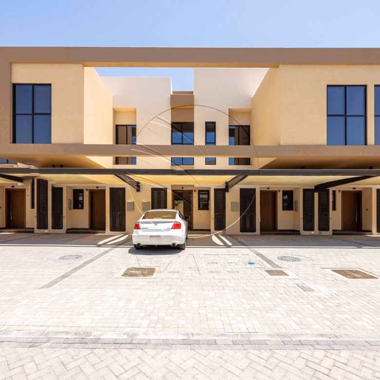√EXCLUSIVE! Spacious 2BR+Maid | Single Row Mid√
