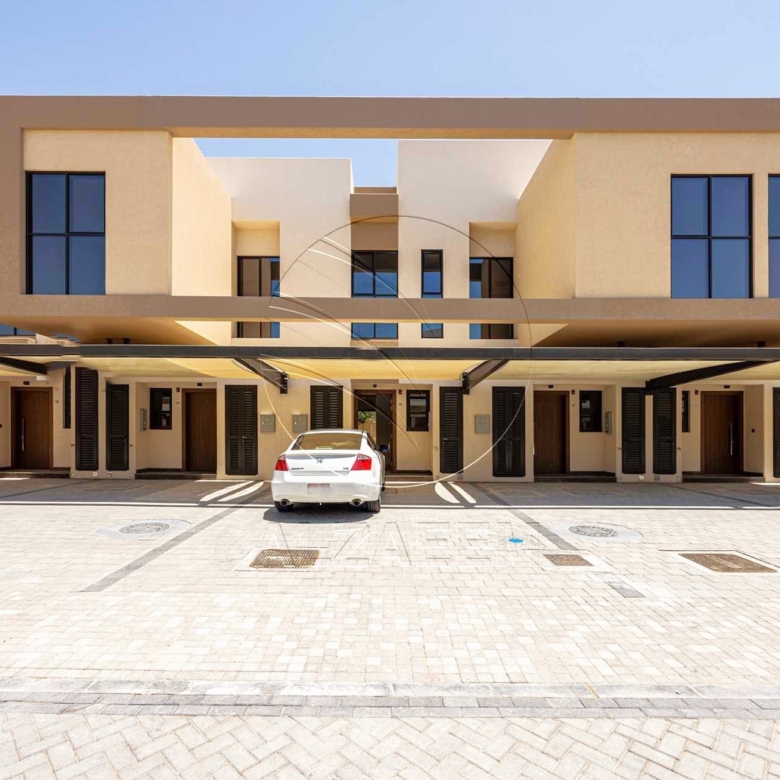 √EXCLUSIVE! Spacious 2BR+Maid | Single Row Mid√