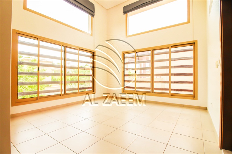 VACANT! Spacious Layout | Double row middle