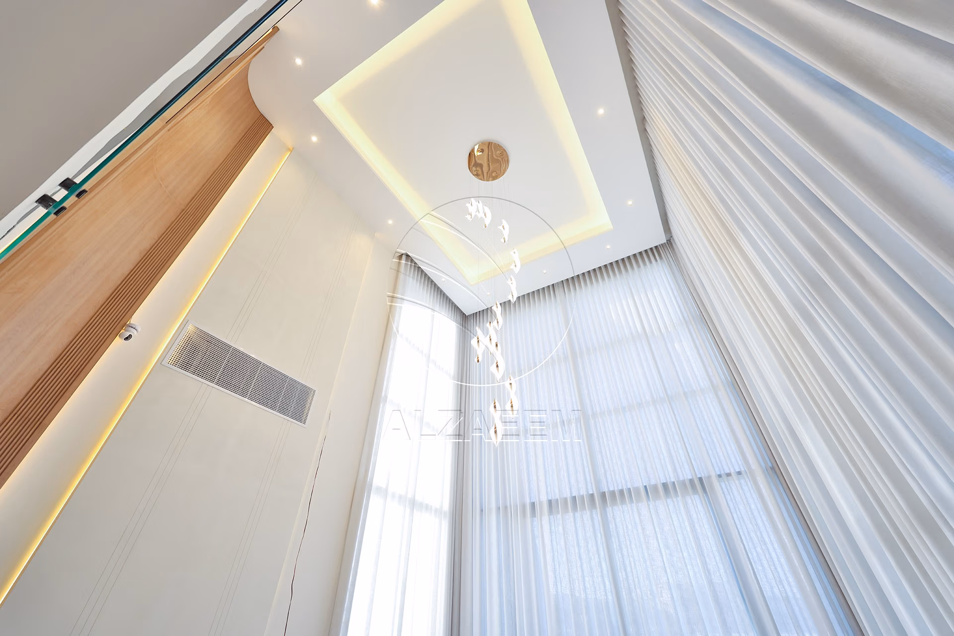 √ Single Row End | High Ceiling | Luxury Living √