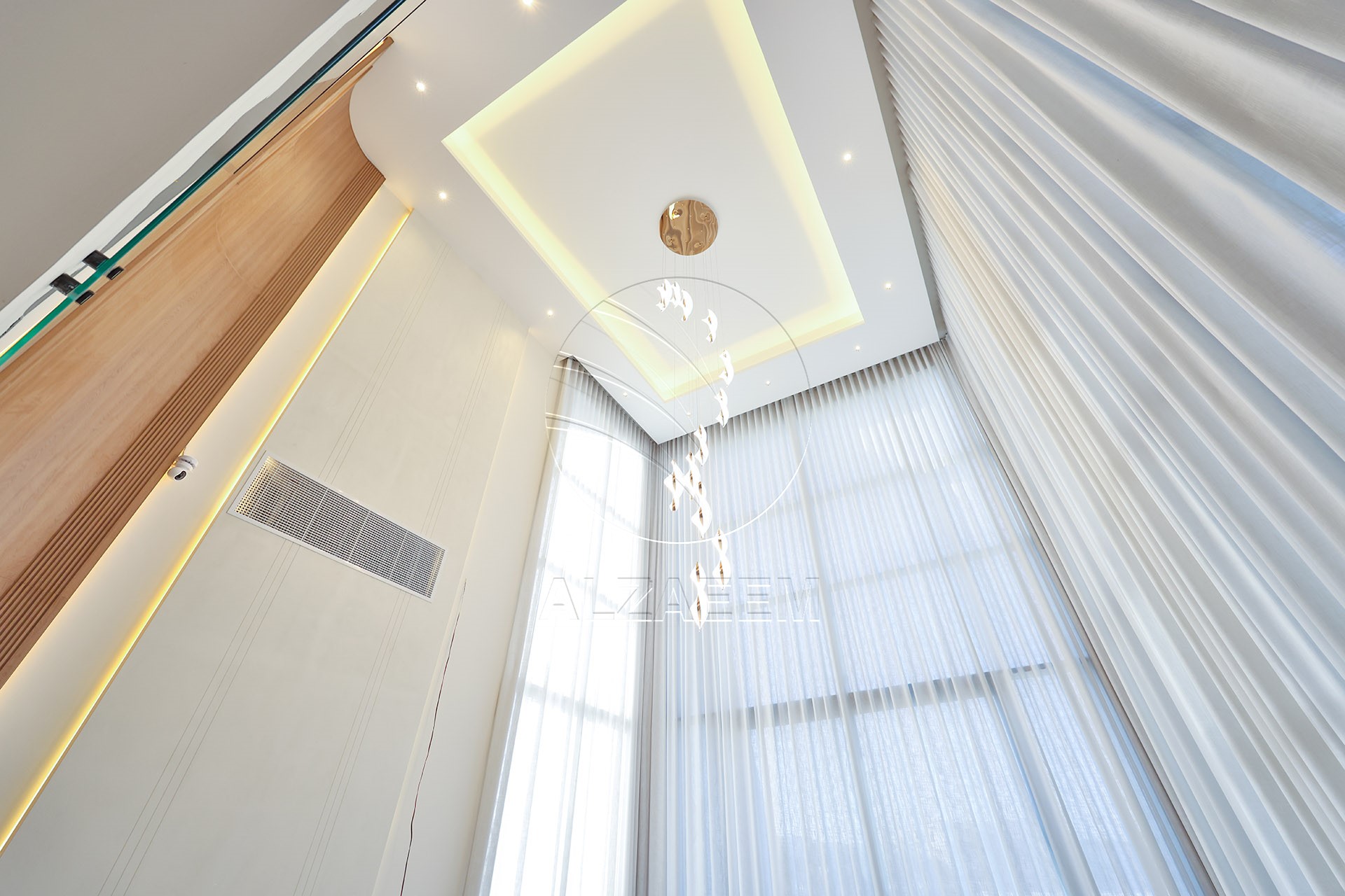 √ Single Row End | High Ceiling | Luxury Living √