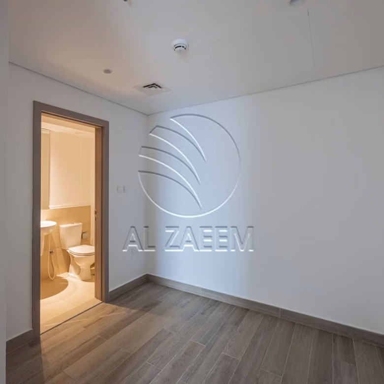 √Full Canal View | Waterfront Living | Top Floor√