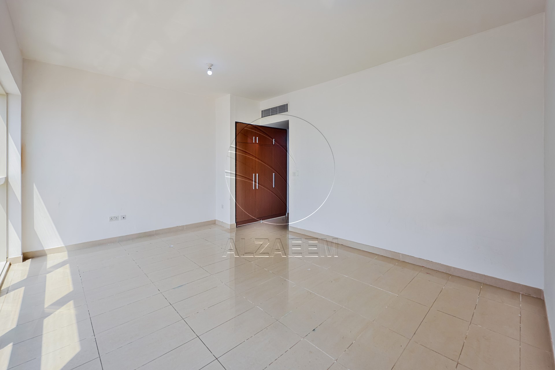 Move-in Ready | Higher Level | Sea and Urban Views