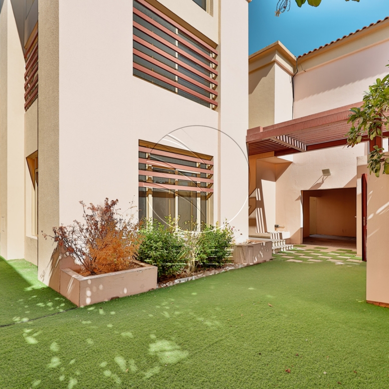 Vacant | Private Pool | For Investment or End Use
