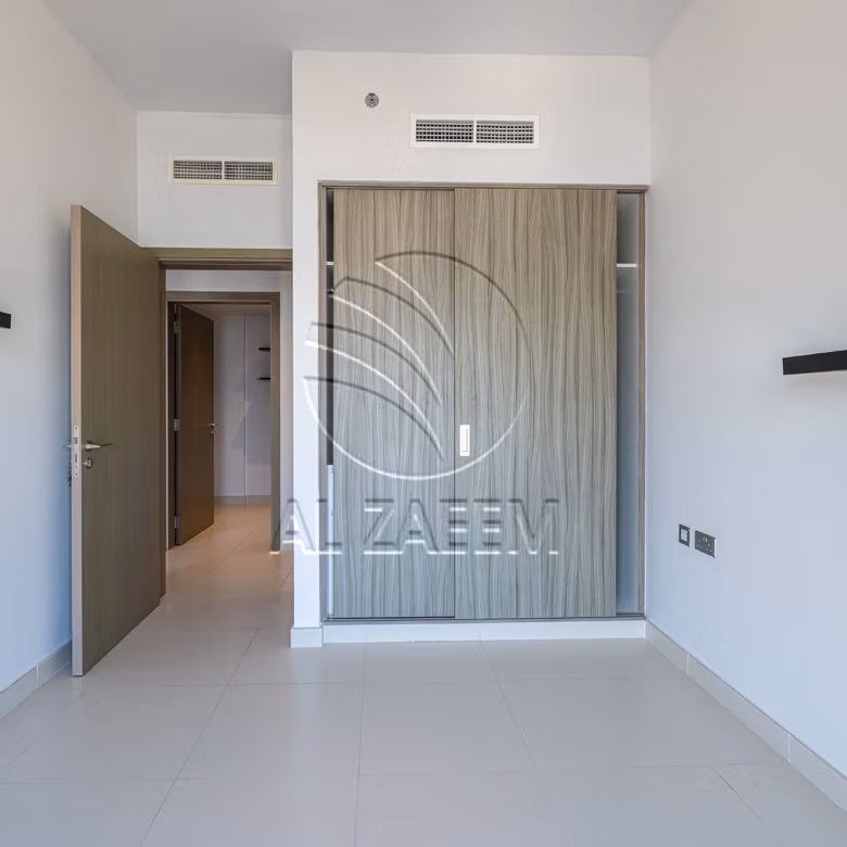 VACANT 3BR | Partial Sea View | High Level
