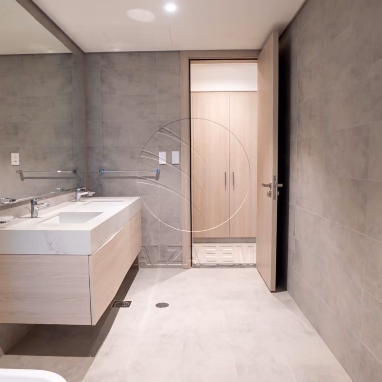 High Quality Upgraded Villa | Single Row | VACANT