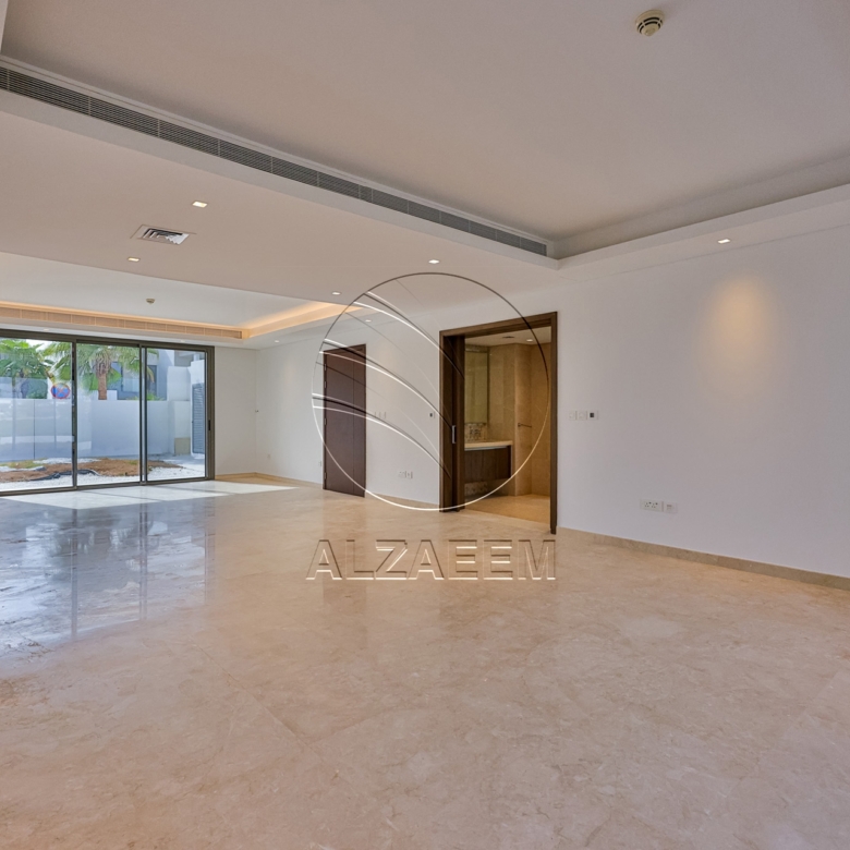 Golf Course View Villa + 1047Sqm Landscaped Plot