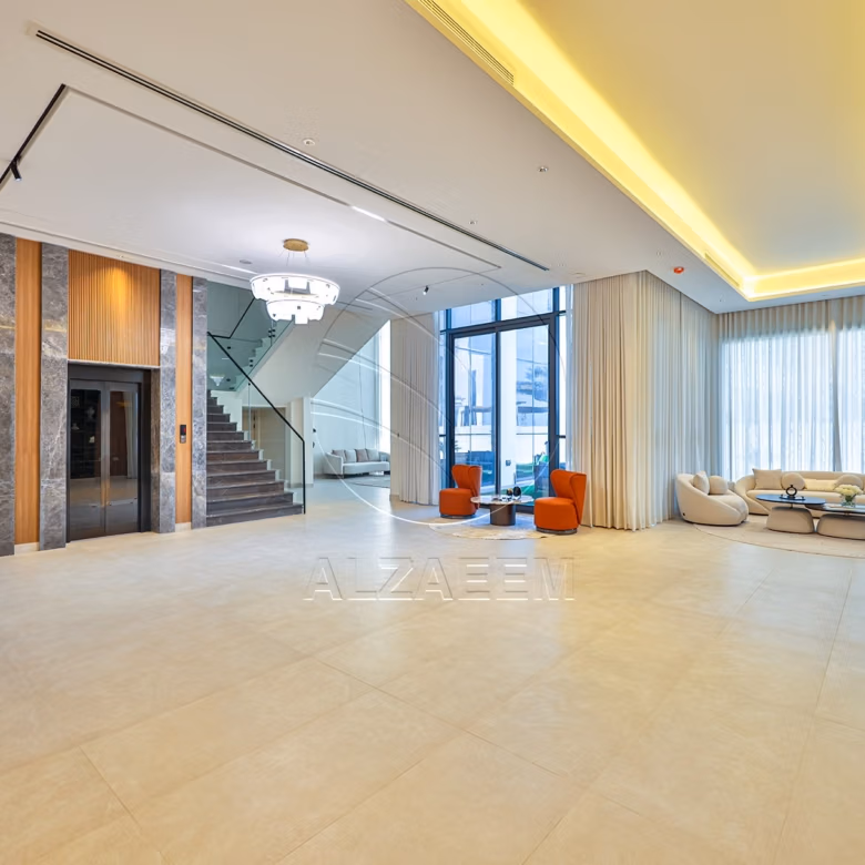 √ Single Row End | High Ceiling | Luxury Living √