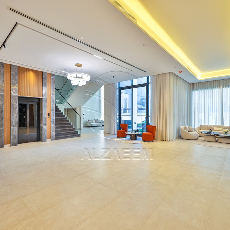 √ Single Row End | High Ceiling | Luxury Living √
