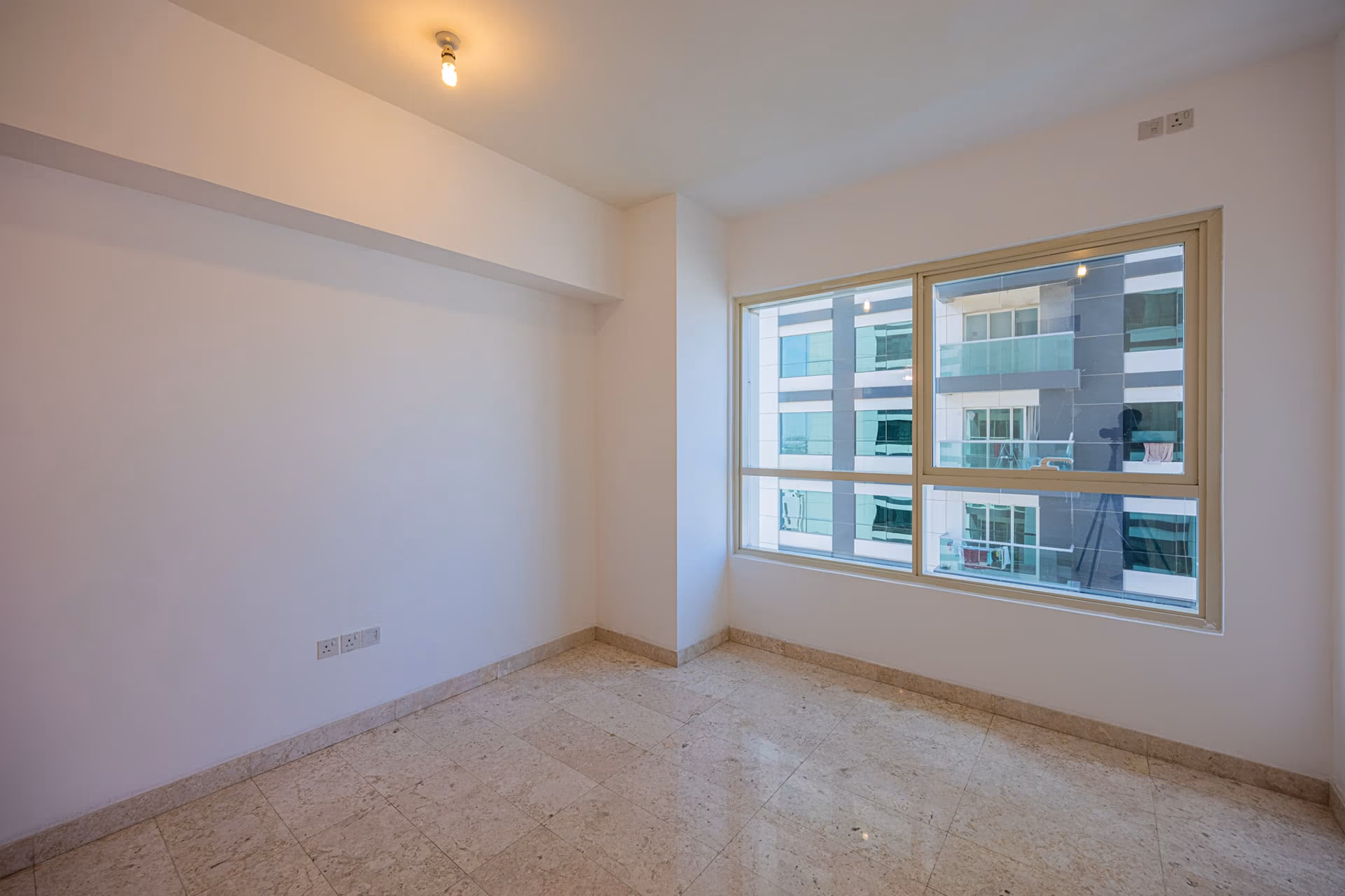 √High Floor | Balcony | Pool and Partial Sea View√