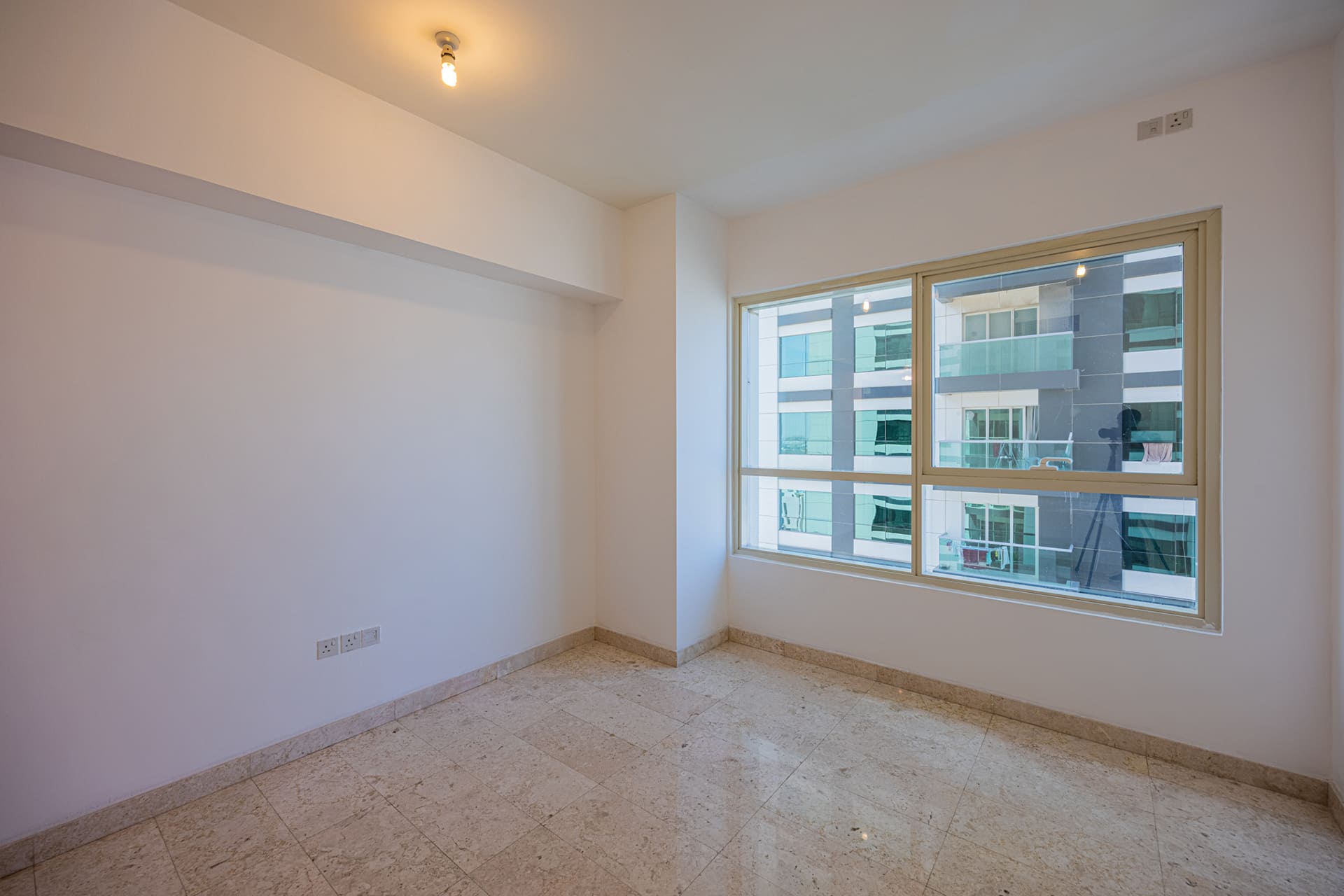√High Floor | Balcony | Pool and Partial Sea View√