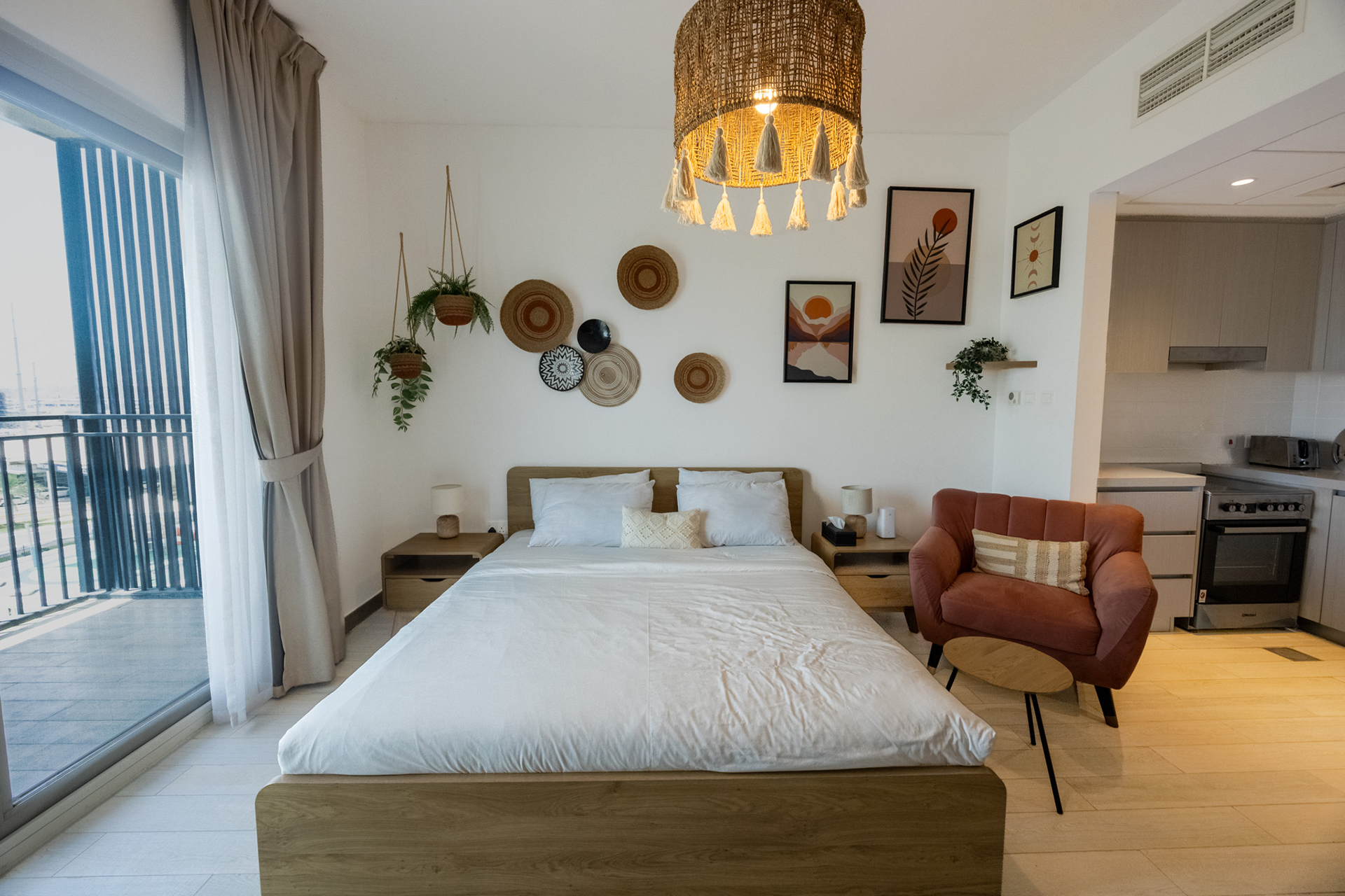 √ Full Canal View | VACANT | Fully Furnished √