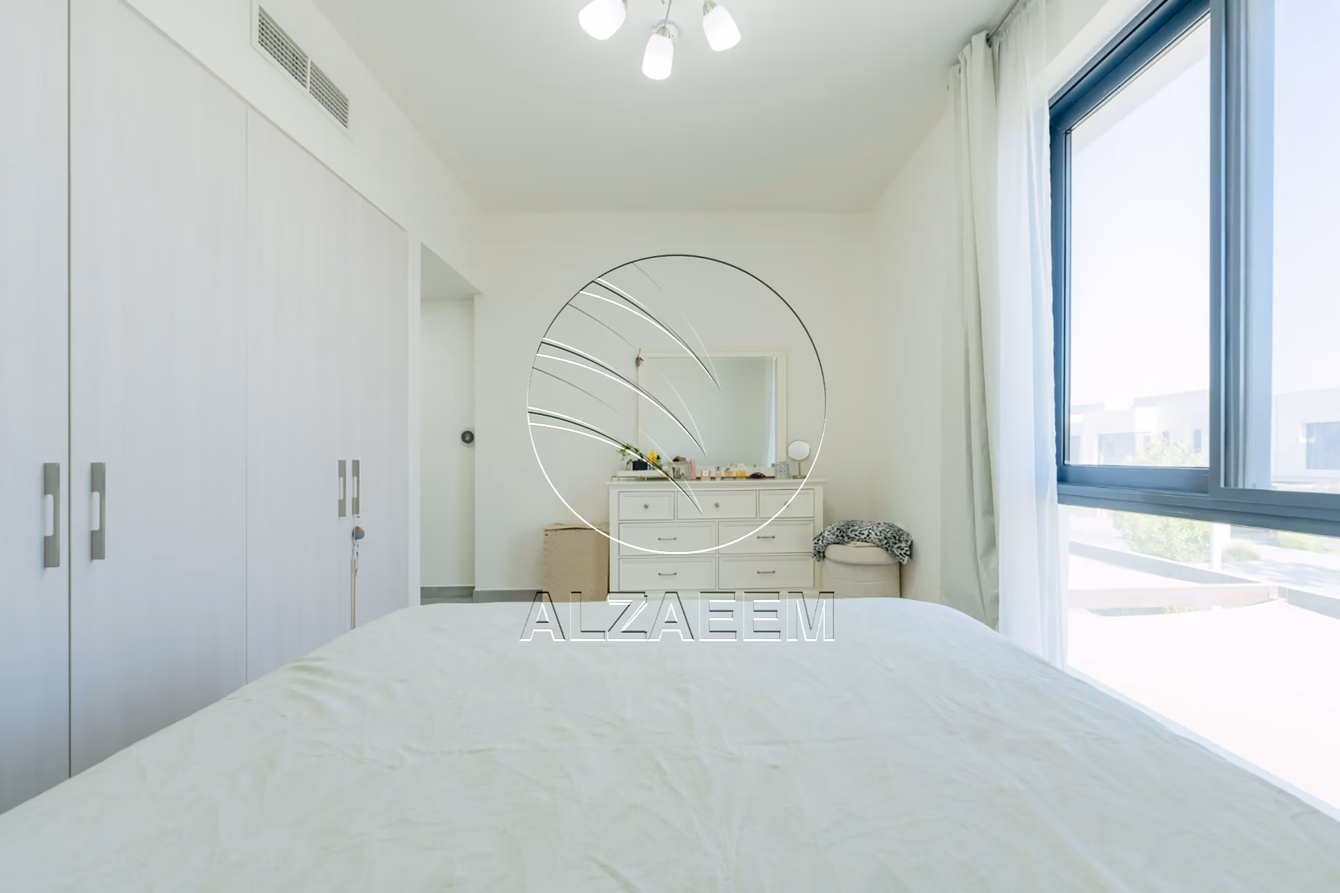 VACANT! Corner | Single Row | Fully Furnished
