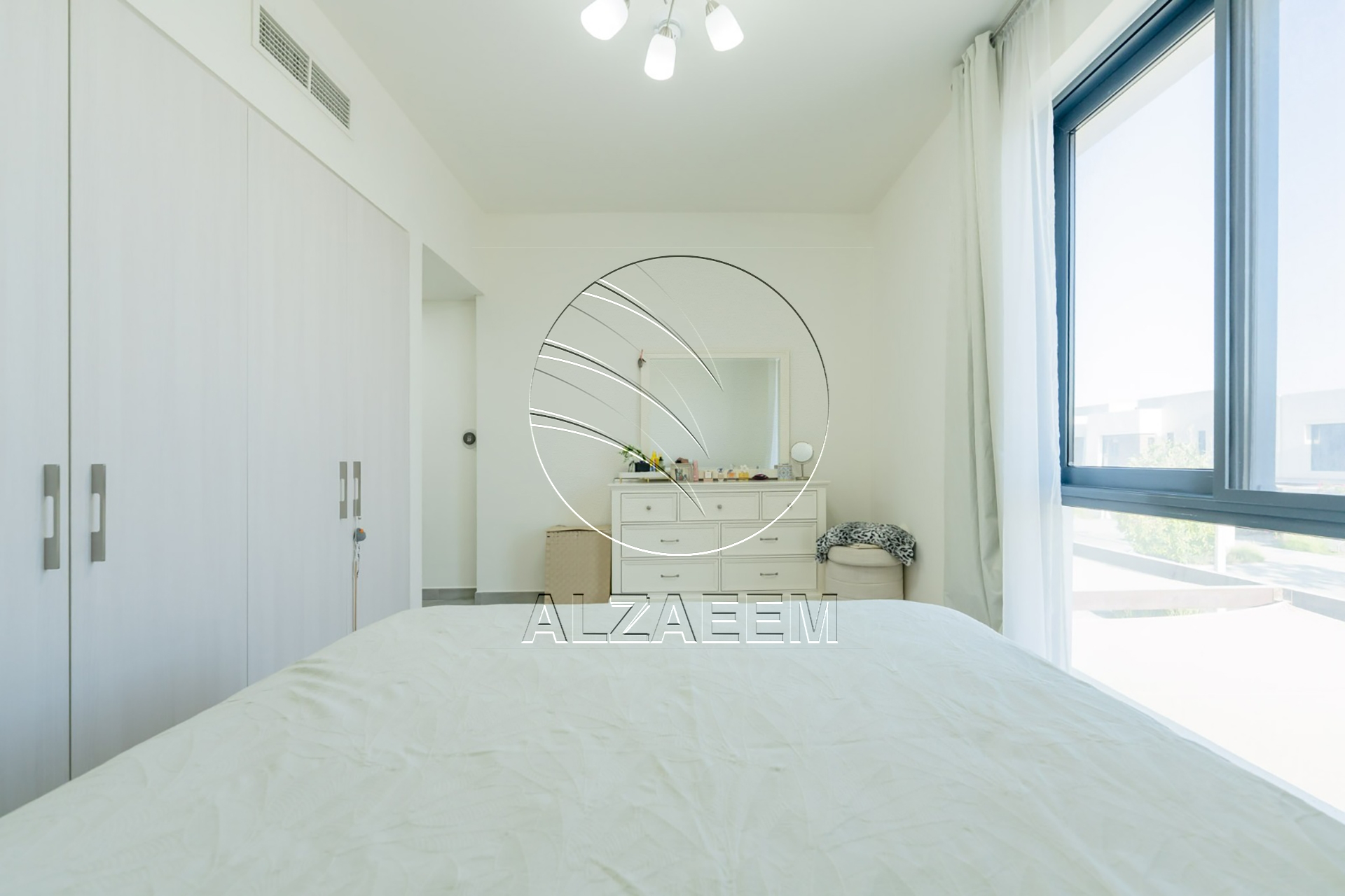 VACANT! Corner | Single Row | Fully Furnished