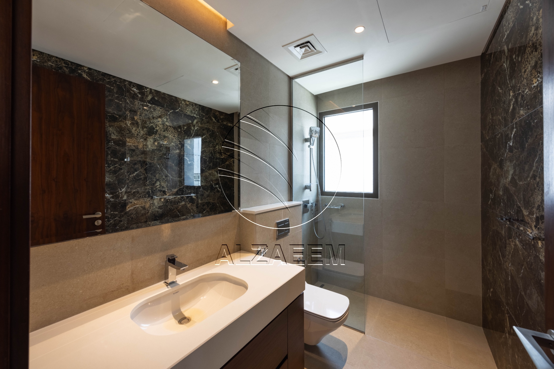 √ VACANT Waterfront Villa with Private Beach √