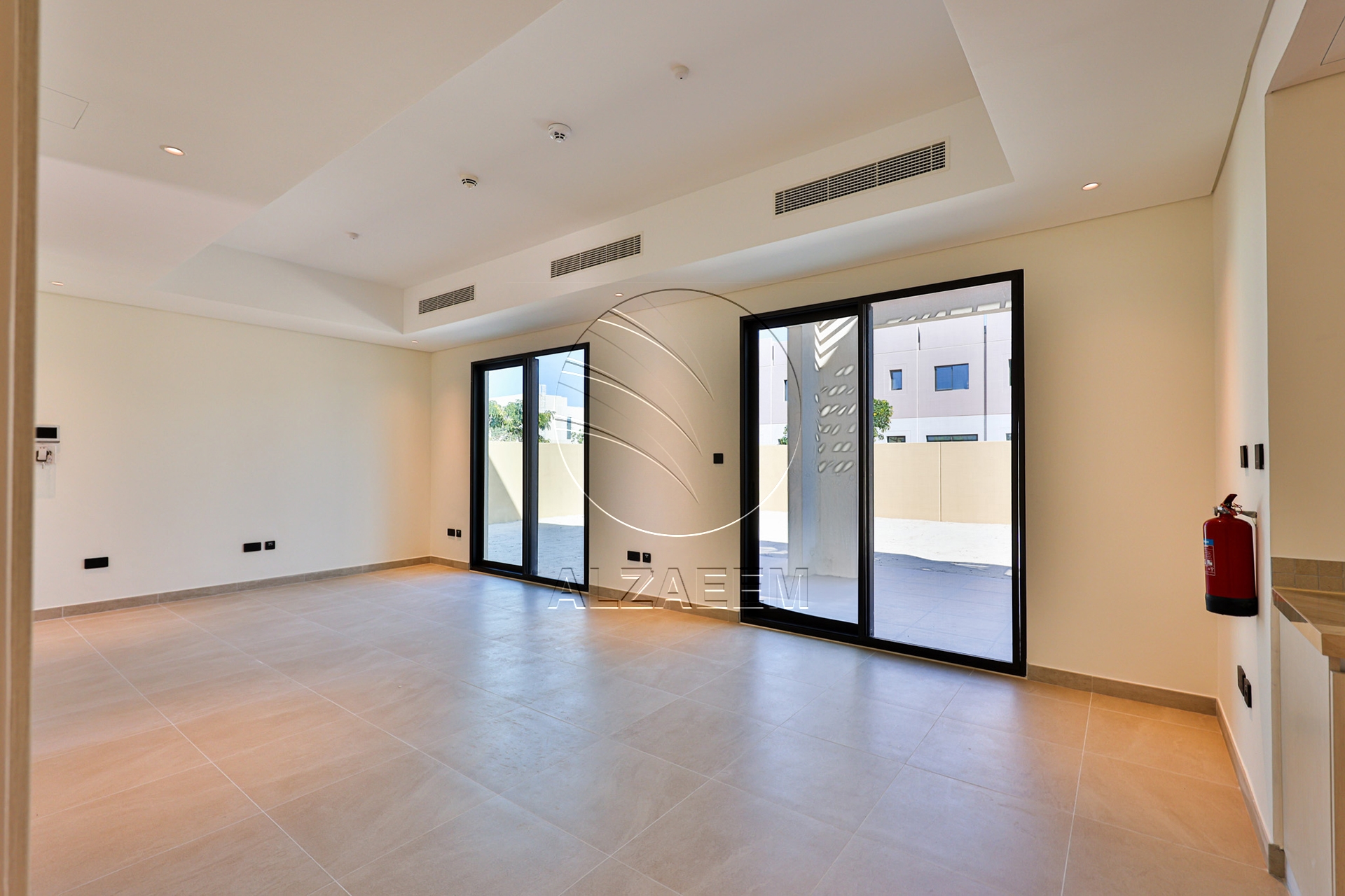 √Single Row End Villa | Steps away from the Park√