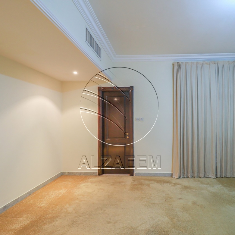 √Corner Villa | 7 Master | Majlis | 2 Kitchen√
