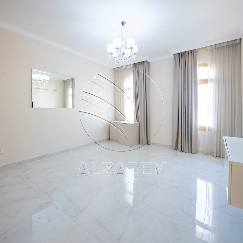 Single Row | Upgraded 5BR Villa | Pool and Garden