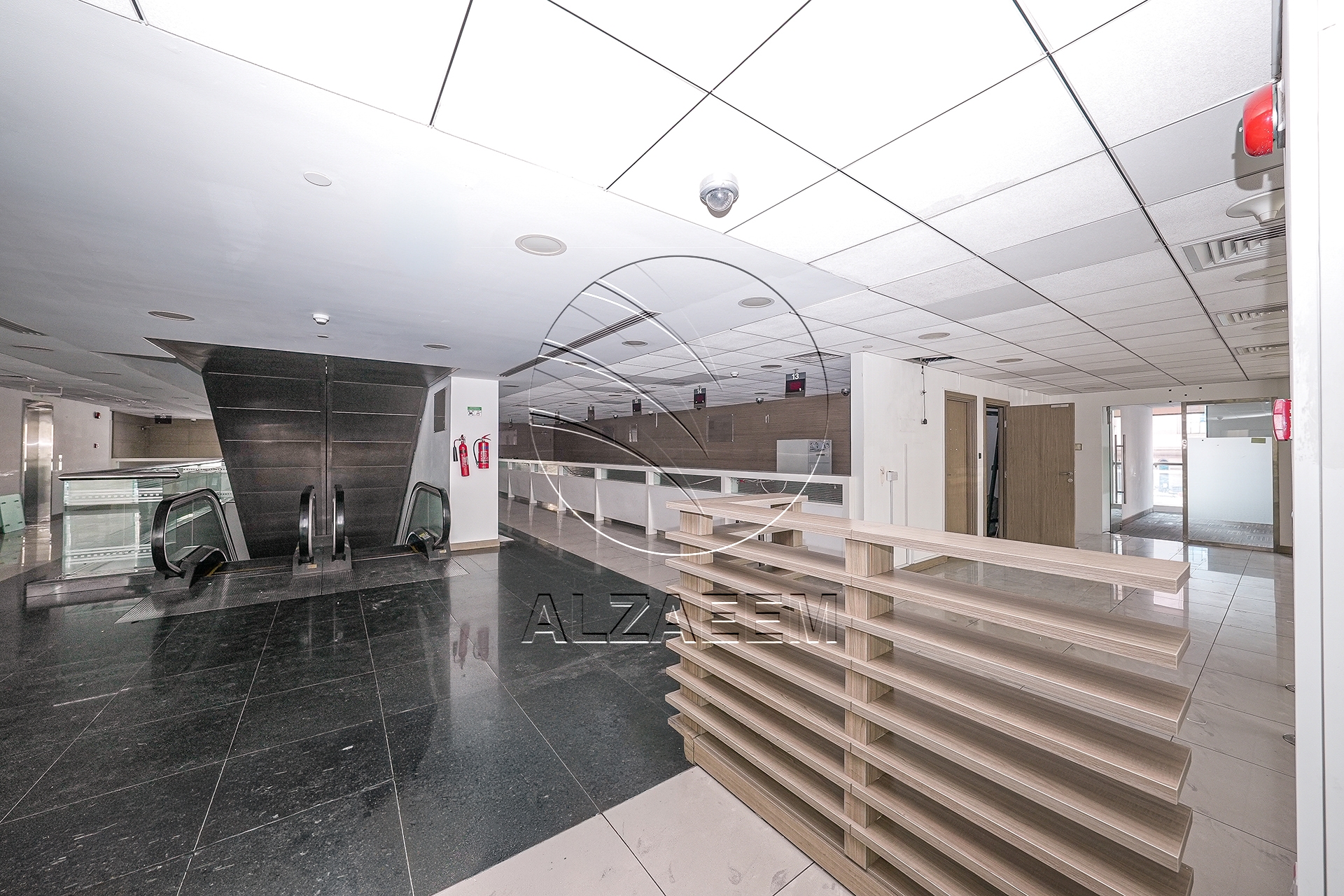 √Prime Showroom+Basement + 2 Mezzanine Levels √