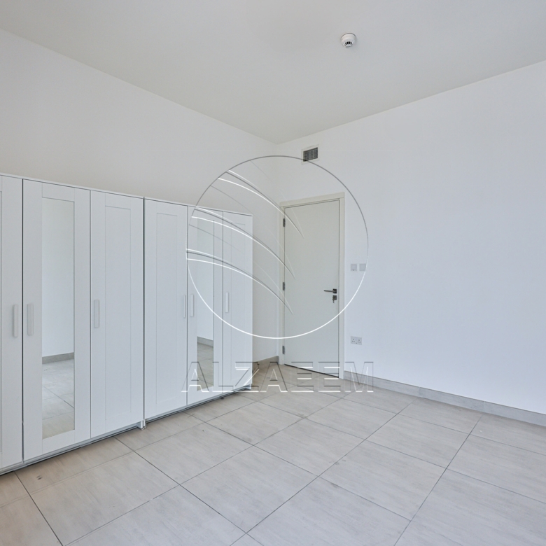 Vacant CORNER 3BR+Maid | Sea View | Higher Level