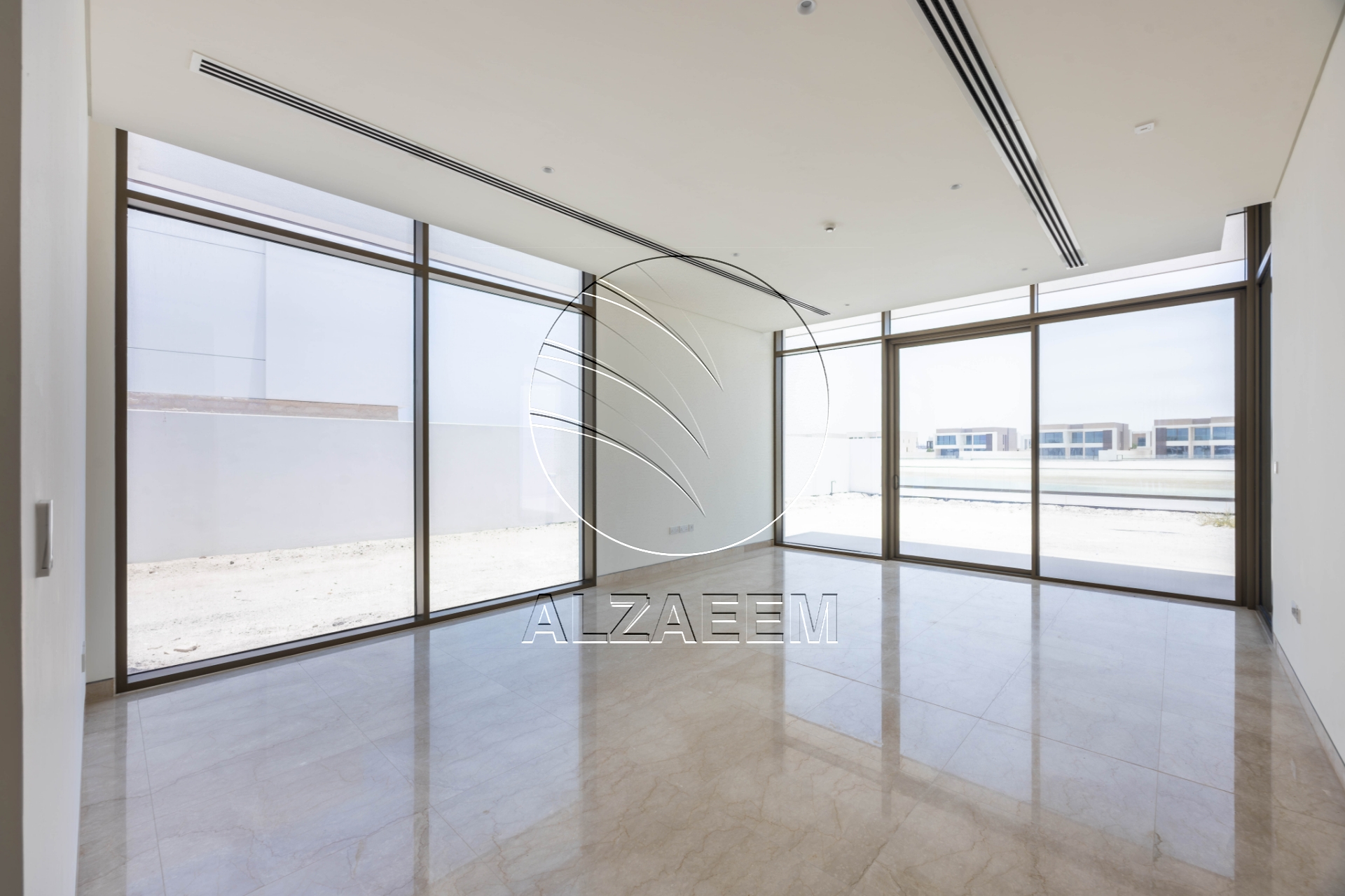 √ VACANT Waterfront Villa with Private Beach √