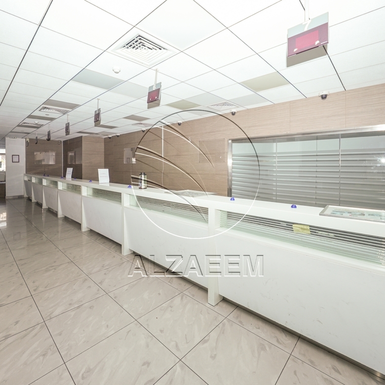 √Prime Showroom+Basement + 2 Mezzanine Levels √
