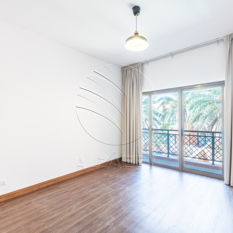 √ VACANT | Prime Location | Spacious 4BR Villa √