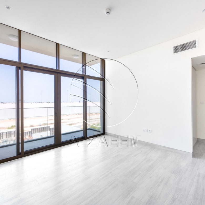 √ UPGRADED with Maid’s Room | Landscaped Garden√