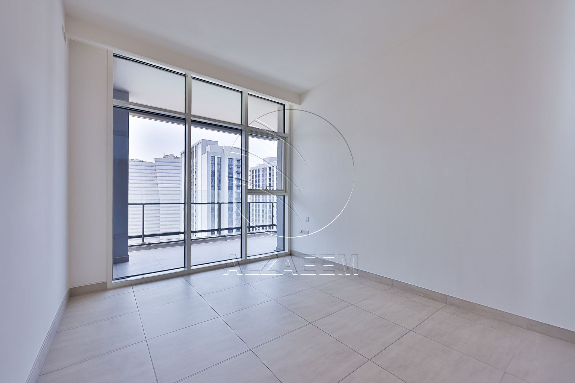 Vacant CORNER 3BR+Maid | Sea View | Higher Level
