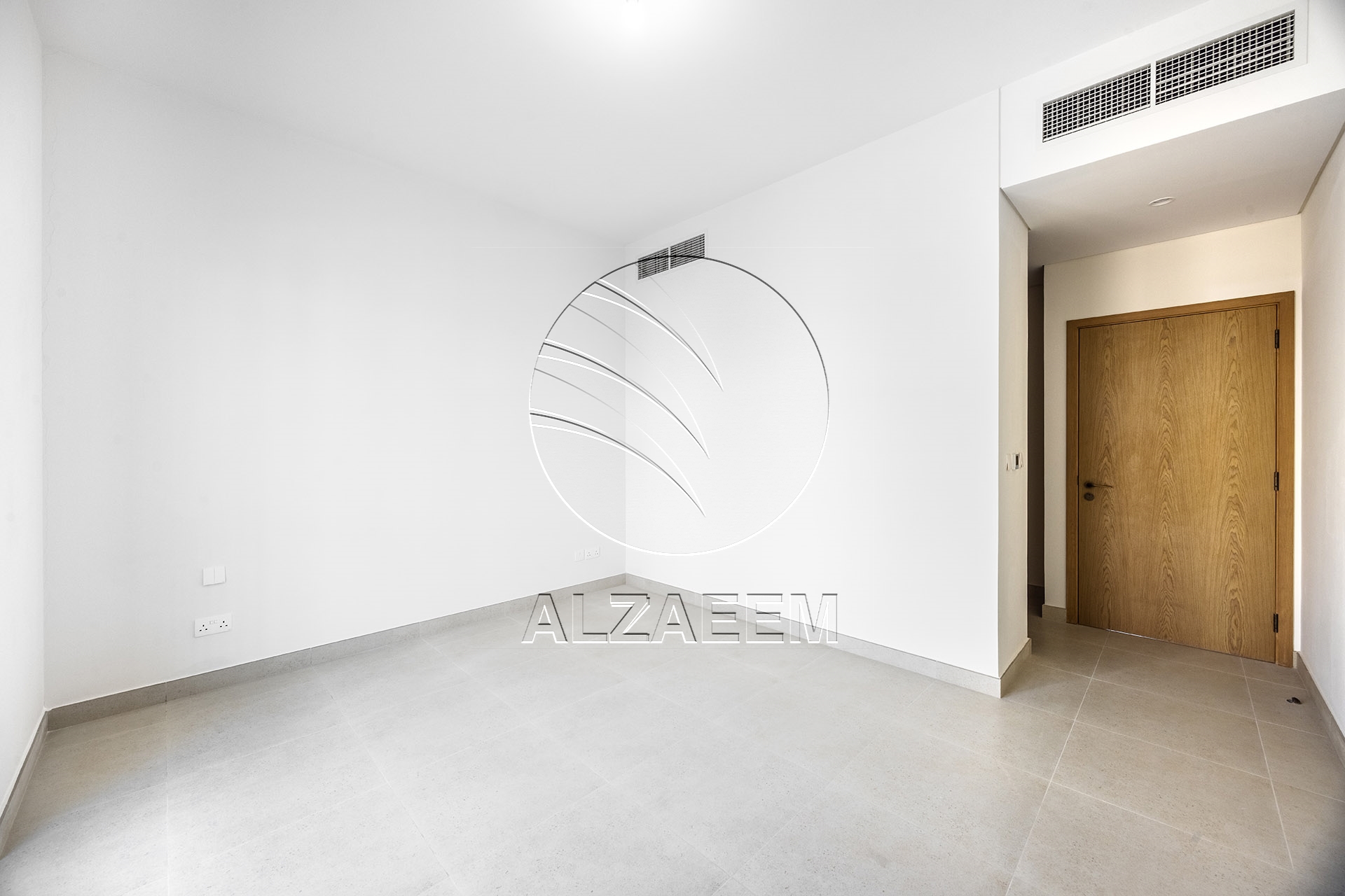 √ Move-in Ready | Brand New | Prime Location √