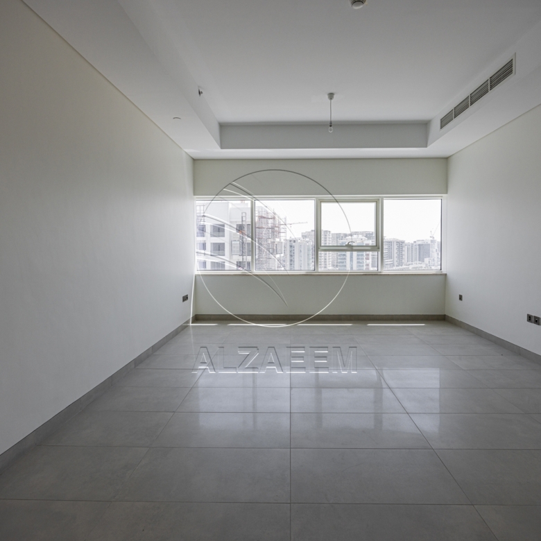 √ Sea View Living with World-Class Amenities √