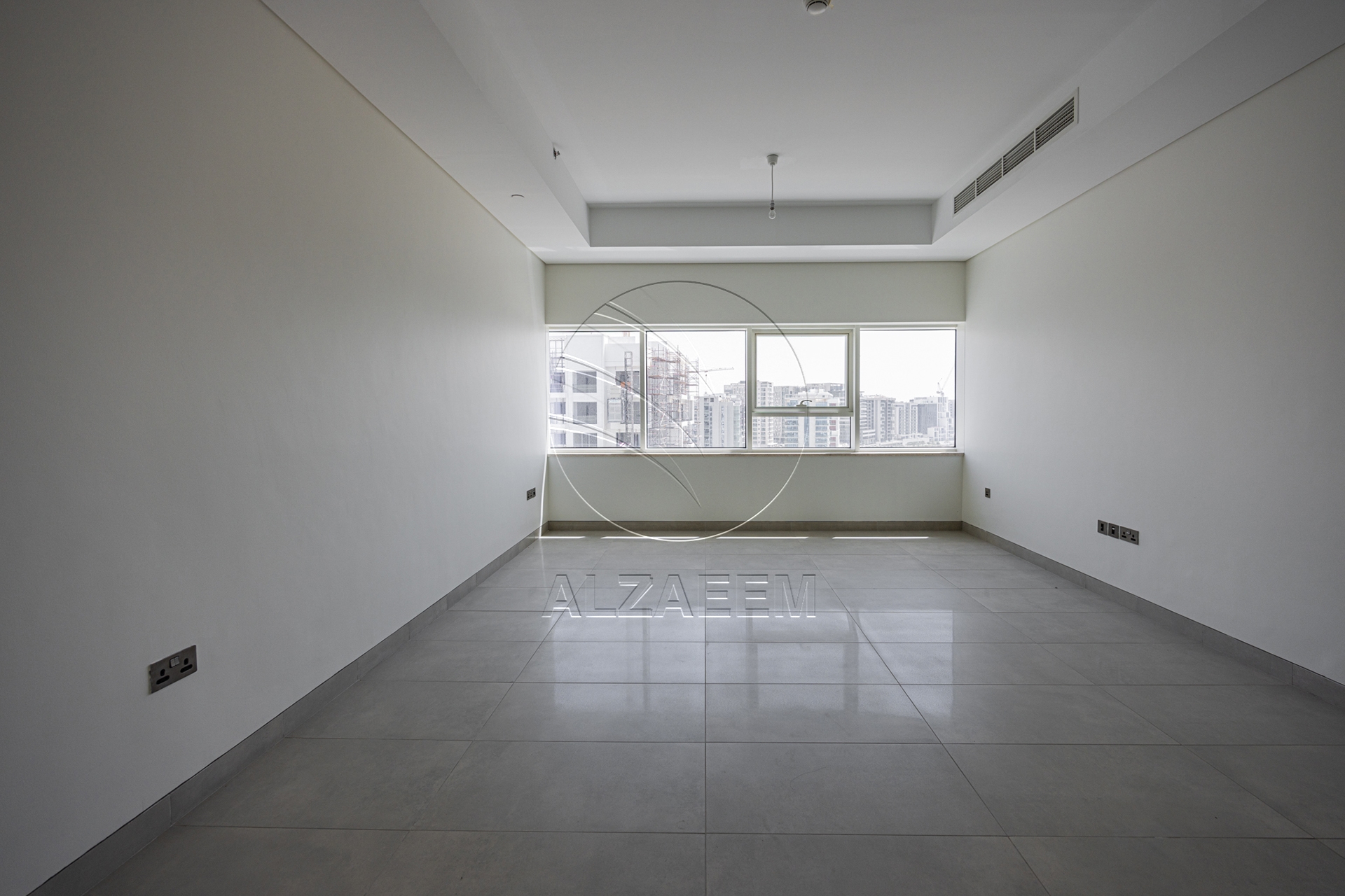 √ Sea View Living with World-Class Amenities √