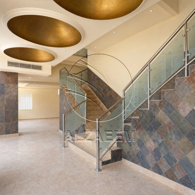 √ VACANT SHOW ROOM | 3 Floors | Up to 4 Payments √