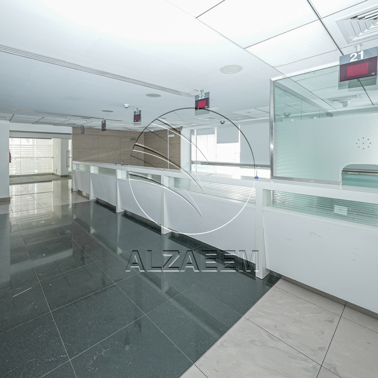 √Prime Showroom+Basement + 2 Mezzanine Levels √