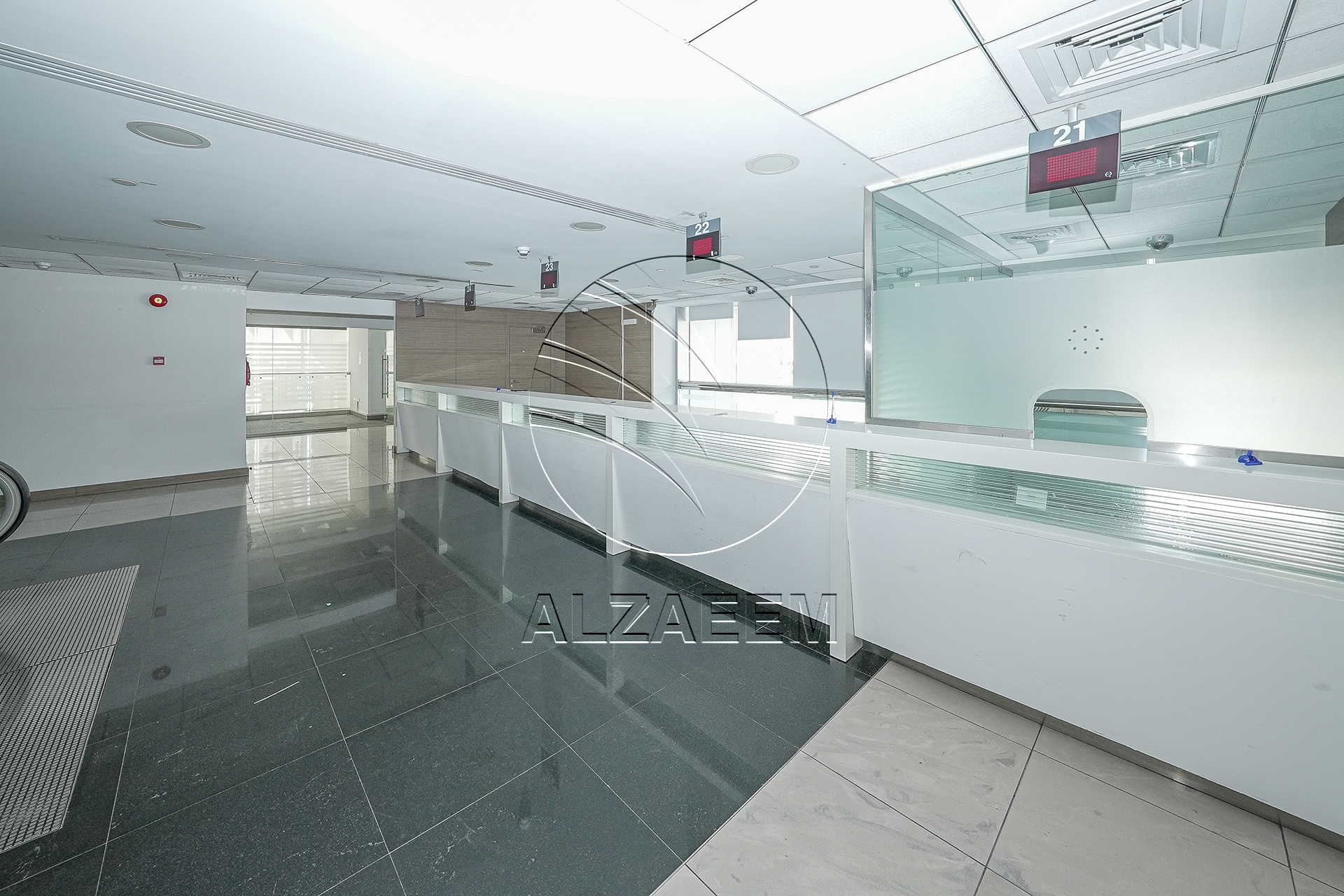 √Prime Showroom+Basement + 2 Mezzanine Levels √