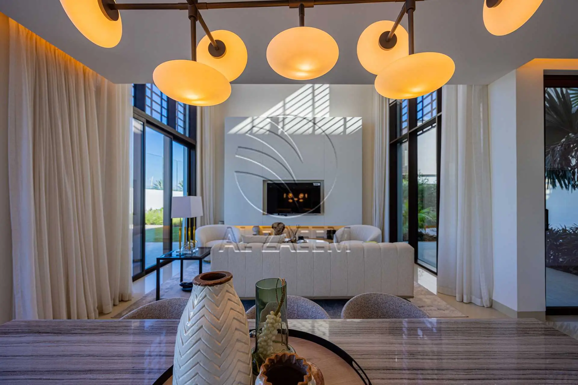 √ Single Row Corner | High Ceiling | HOT DEAL √