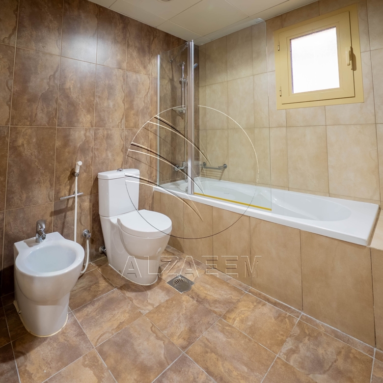 Single Row | Upgraded 5BR Villa | Pool and Garden