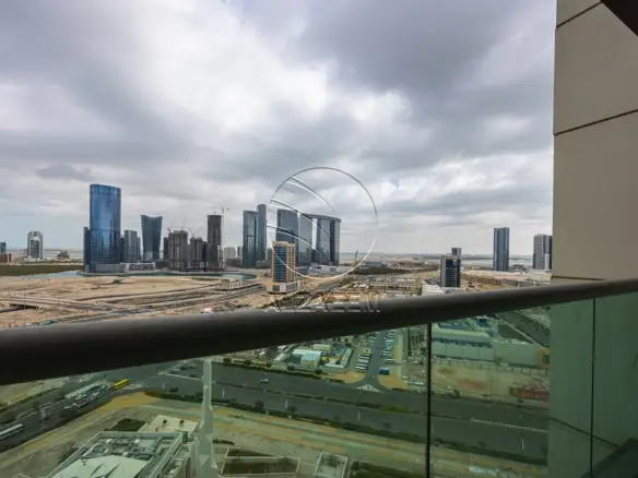 Hot Deal! VACANT| Mid Level | City Views